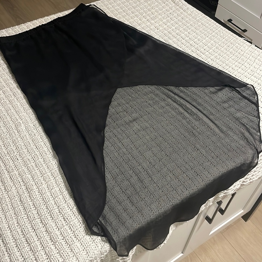 Express high-low skirt. Sheer material with mini. Size M
